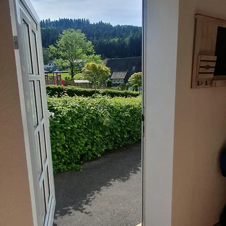 Paradiesken Am Berg Apartment *